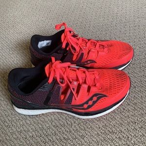 Saucony Liberty ISO bright red ! womens 7.5